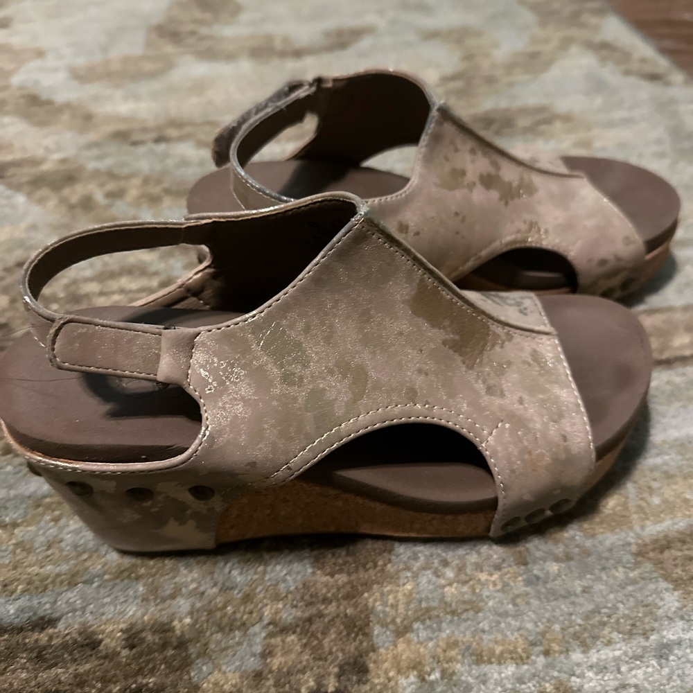 Gold Corky’s wedges 21/2” wedges. Size 6